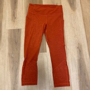 LULULEMON SPEED UP CROP SIZE 4